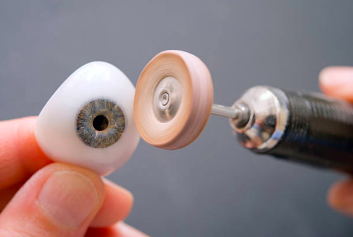 fabrication de prothèse oculaire ou oeil de verre